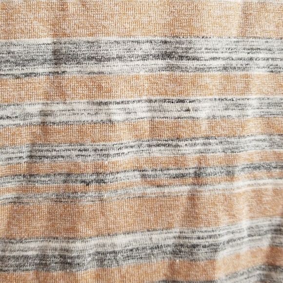 LulaRoe Classic T - Picture 1 of 3